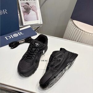 Dior Men’s All-Black Low-Top Sneakers